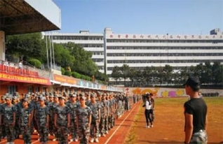 湖南经纬实验学校复读部